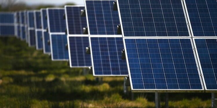 Energia, Alleanza per il Fotovoltaico: “Con nuove tasse e oneri il Governo rischia di rallentare transizione energetica”