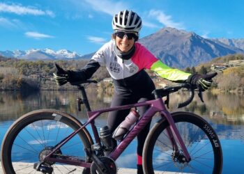 Cycling No Borders: Paola Gianotti pedala da Helsinki a Parigi per la mobilità sostenibile per 2.700 km in 18 tappe