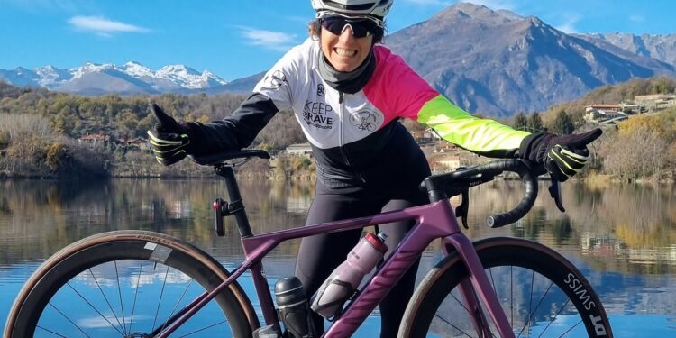 Cycling No Borders: Paola Gianotti pedala da Helsinki a Parigi per la mobilità sostenibile per 2.700 km in 18 tappe