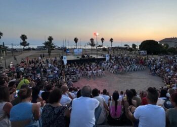 Il procuratore Nicola Gratteri racconta la ‘ndrangheta, Piazza Stella Maris di Tortora gremita per l’incontro con il magistrato calabrese – 16 agosto 2024