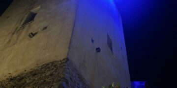 Il Comune di Diamante aderisce alla II edizione di “Go Blu”, illuminando la Torre del Semaforo, uno dei monumenti più rappresentativi della città