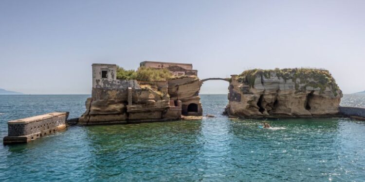 Il mondo dello spettacolo, della cultura e dell’informazione si unisce con Marevivo per salvare l’Area Marina Protetta di Gaiola