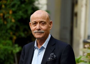 Jeremy Rifkin sui cambiamenti climatici: “bisogna passare a una «governance bioregionale» per ripristinare la natura senza i limiti delle singole nazioni”