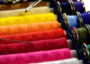 Tessile, da obbligo a opportunità: Ecotessili lancia la Guida dedicata alle aziende per affrontare il nuovo regime EPR