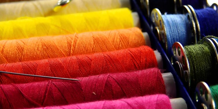 Tessile, da obbligo a opportunità: Ecotessili lancia la Guida dedicata alle aziende per affrontare il nuovo regime EPR