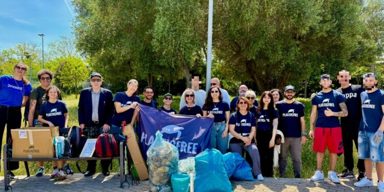 Seconda Chance unisce i detenuti di 16 carceri ai volontari di Plastic Free per ripulire 14 città