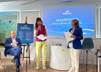 Dieci grandi artisti uniti per il Mare lanciano nella sede di Marevivo il “Manifesto” per difenderlo